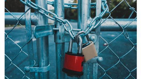 Locks-on-gate_shutterstock-678x381